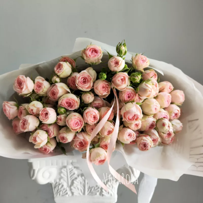 Монобукет из 19 кустовых роз Розовый бисер  1
