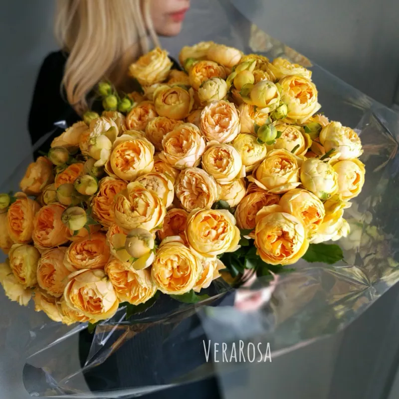 Букет с желтыми розами «Пион»